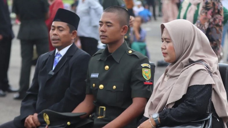 title Kisah Inspiratif M Shabilla, Anak Gembala Sapi Jadi Prajurit TNI AD Kisah Inspiratif M Shabilla, Anak Gembala Sapi Jadi Prajurit TNI AD