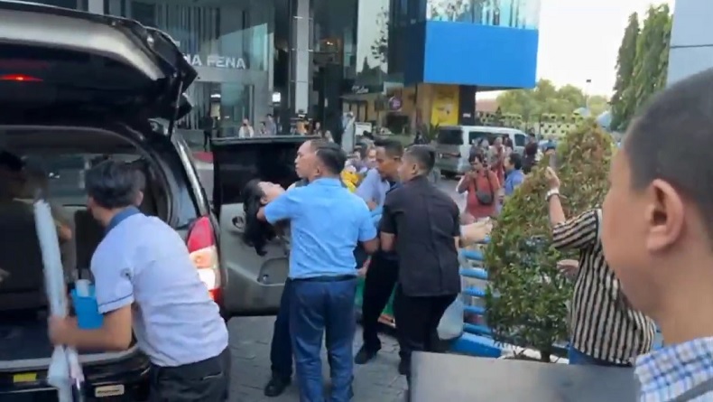 Kepanikan Pegawai Perkantoran di Surabaya Diguncang Gempa Susulan Tuban, Ada yang Pingsan