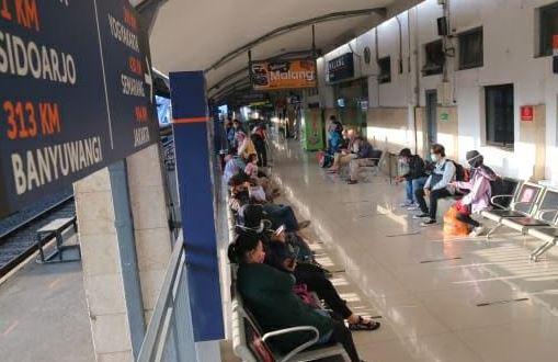 17 Kereta Api di Daop 8 Berhenti Luar Biasa Imbas Gempa Tuban Magnitudo 6,0