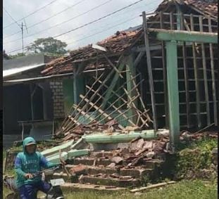 Gempa M6,5 di Tuban Rusak Puluhan Bangunan, 8 Kepala Keluarga Terdampak