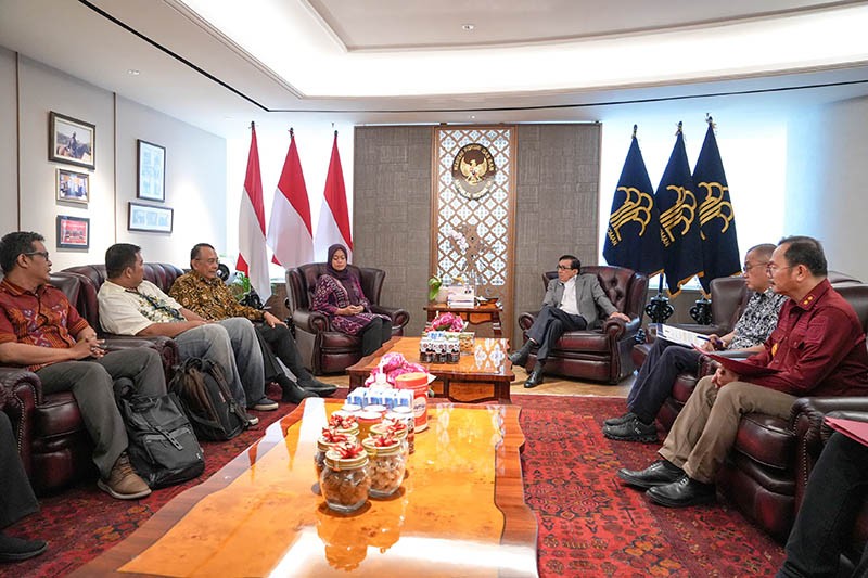 Menkumham Yassona Laoli Dukung Penuh Repatriasi Culture Heritage Milik Sultan HB II - Bagian 1