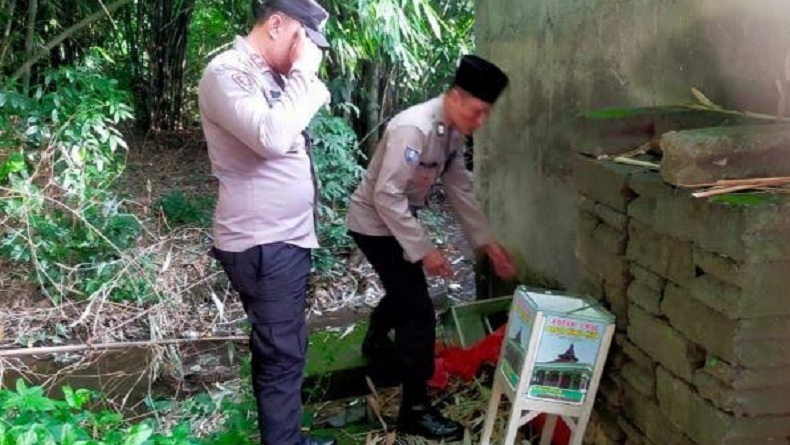 Belasan Kotak Amal Ditemukan di Pinggir Sungai Blitar, Pelaku Pencurian Diburu Polisi