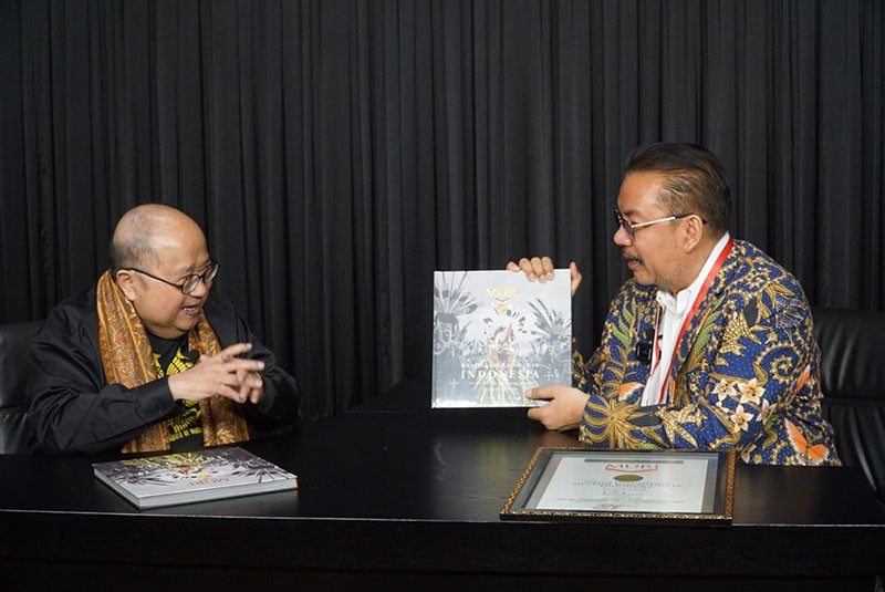 Denny JA Terima Rekor MURI - Bagian 1