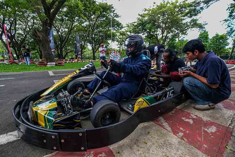 Ngabuburit Sambil Balapan Gokart di Makassar - Bagian 4