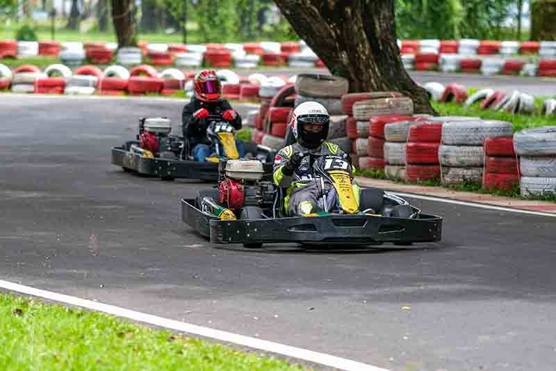 Ngabuburit Sambil Balapan Gokart di Makassar - Bagian 1