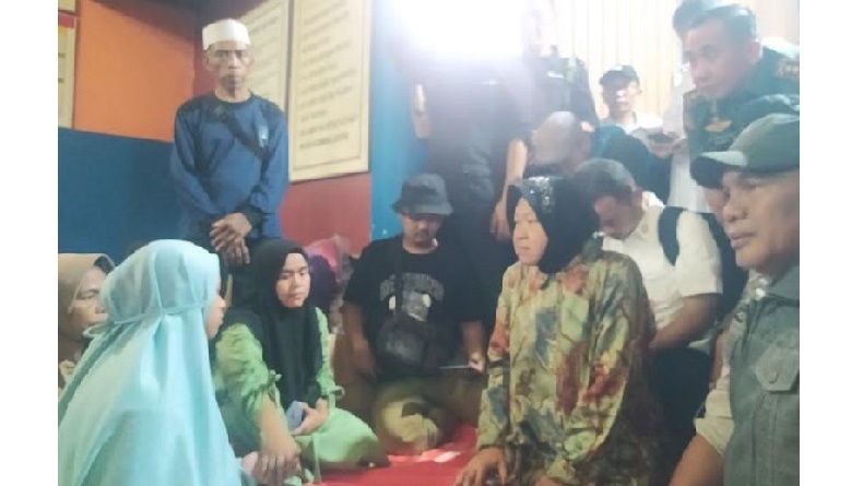 Korban Longsor di Bandung Barat Curhat ke Mensos Risma, Bingung Tak Punya Rumah