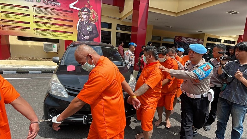 Hentikan Paksa dan Ancam Pengendara di Jalan, 6 Debt Collector Ditangkap Polisi