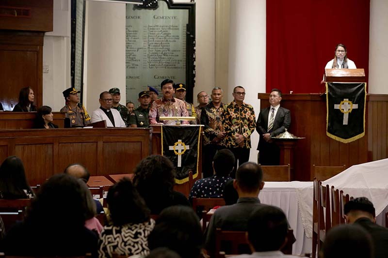 Menko Polhukam Hadi Tjahjanto Kunjungi Gereja Immanuel - Bagian 2