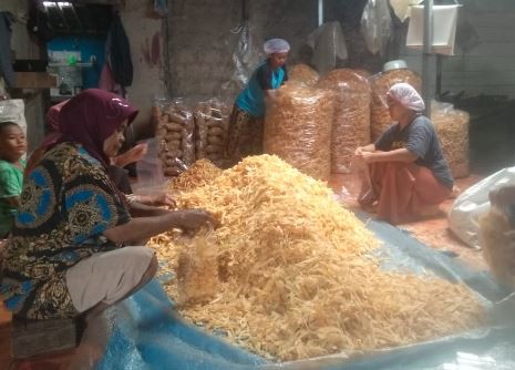 Produksi Usaha Keripik Singkong Ini Berlipat Berkat KUR BRI, Ekspansi Pasar Makin Luas