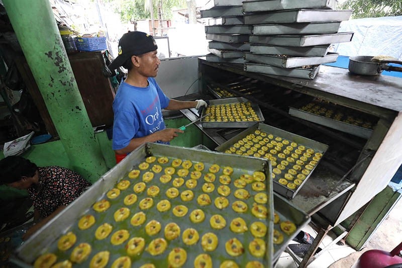 UMKM Pembuatan Kue Kering Khas Lebaran Banjir Pesanan - Bagian 2