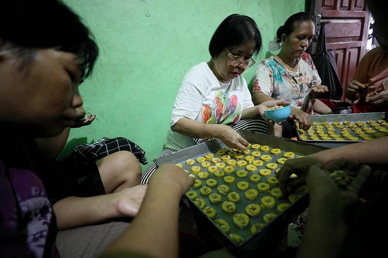 UMKM Pembuatan Kue Kering Khas Lebaran Banjir Pesanan - Bagian 3