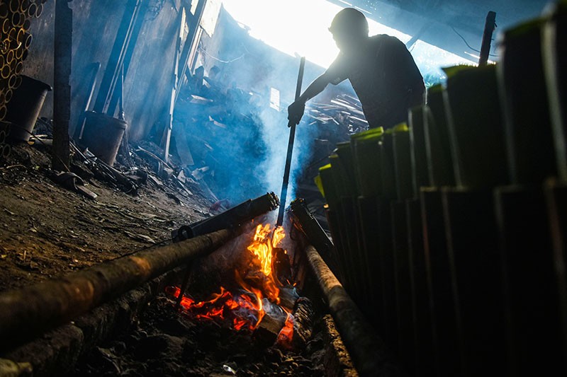 Intip Pembuatan Lemang Bambu Khas Minangkabau - Bagian 2