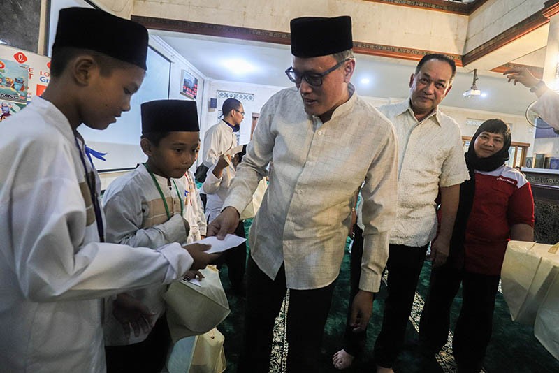 MNC Peduli, LOTTE Mart dan Pemkot Jakpus Gelar Buka Puasa dan Santunan Anak Yatim - Bagian 2