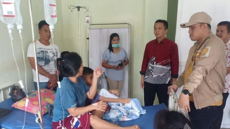 title 38 Jemaat Gereja di Nias Keracunan usai Santap Makan saat Perayaan Paskah 38 Jemaat Gereja di Nias Keracunan usai Santap Makan saat Perayaan Paskah