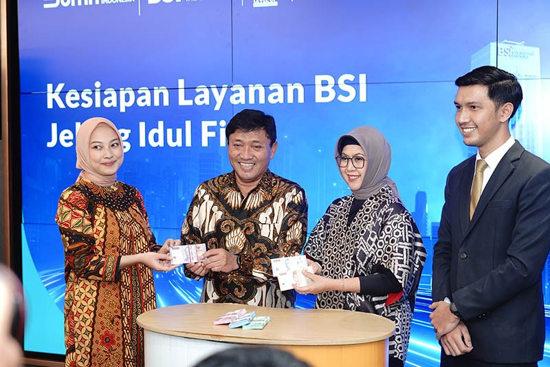Idulfitri 1445 H, BSI Siapkan Uang Tunai Rp45 Triliun untuk Penuhi Kebutuhan Masyarakat - Bagian 3