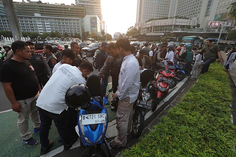 Tampang Gerombolan Anak Muda Bikin Gaduh di Bundaran HI Diamankan Polisi - Bagian 3