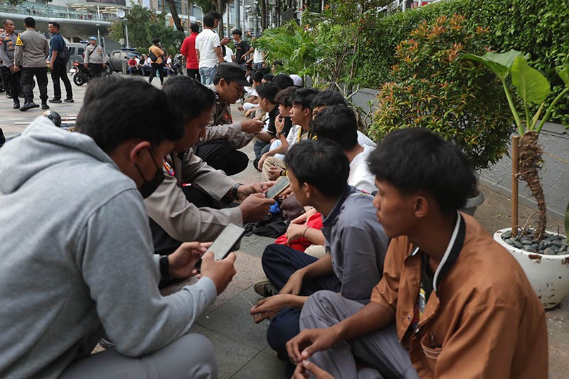 Tampang Gerombolan Anak Muda Bikin Gaduh di Bundaran HI Diamankan Polisi - Bagian 5