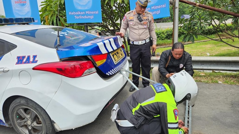 Ranjau Paku Berserakan di Tol Cikampek, Setengah Jam Disisir Polres Karawang Dapat 1,5 Kg