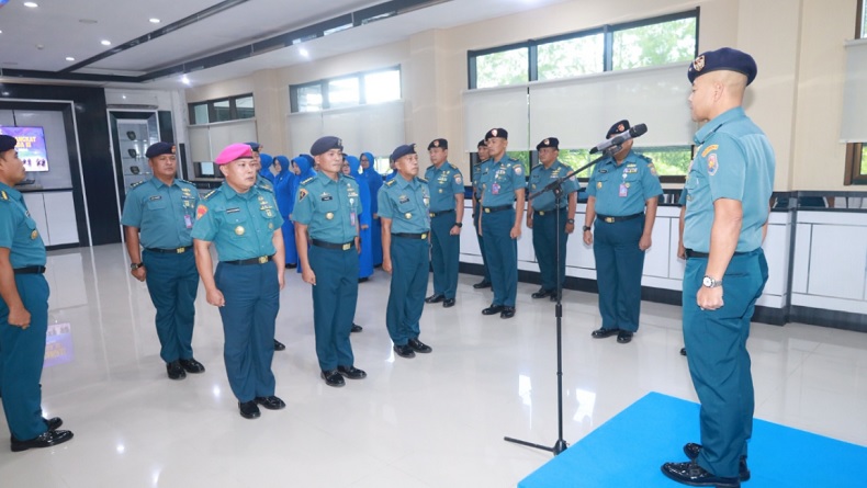 8 Perwira Koarmada III TNI AL Naik Pangkat