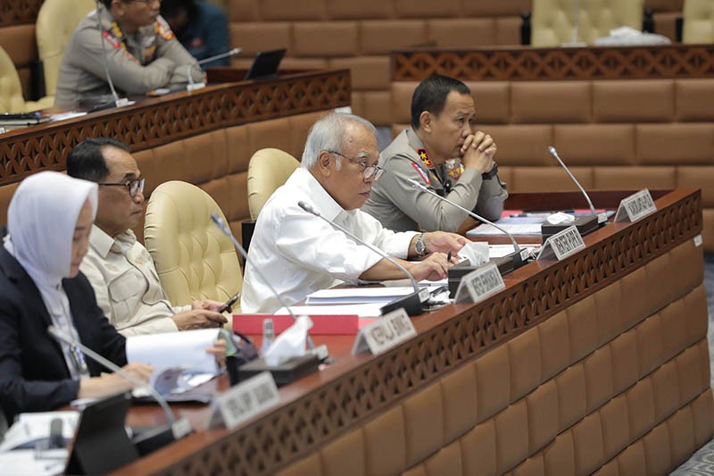 Menteri Basuki dan Budi Karya Rapat Bahas Pelayanan Mudik 2024 - Bagian 1