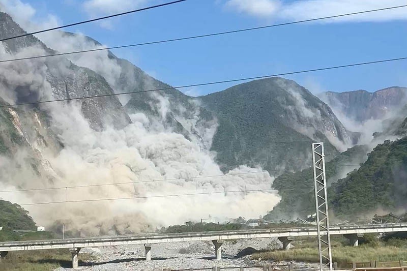 Kondisi Apartemen Warga Taiwan Hancur Diguncang Gempa Magnitudo 7,5 - Bagian 3