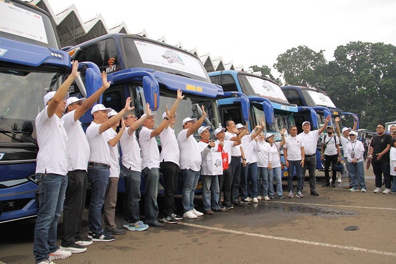 Keberangkatan Ratusan Pemudik ke 8 Kota - Bagian 2