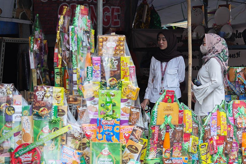 Laris Manis, Pedagang Parsel Cikini Banjir Pesanan Jelang Idulfitri 1445 H - Bagian 4