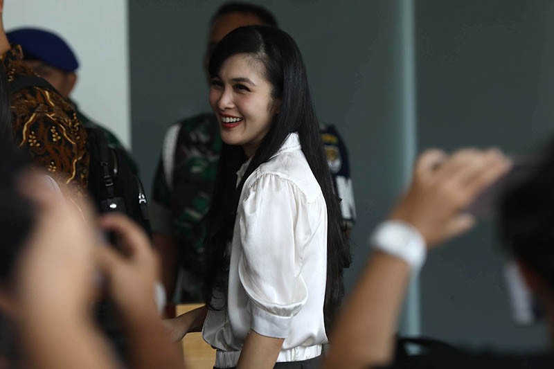 Ekspresi Sandra Dewi Istri Harvey Moeis Acungkan Jari Saranghaeyo - Bagian 4