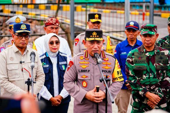 Tinjau Pelabuhan Gilimanuk-Ketapang, Kapolri Paparkan Strategi Wujudkan Mudik Aman dan Nyaman 