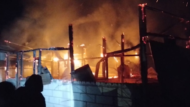 Polisi Selidiki Penyebab Kebakaran di Dekat Bandara Moanemani