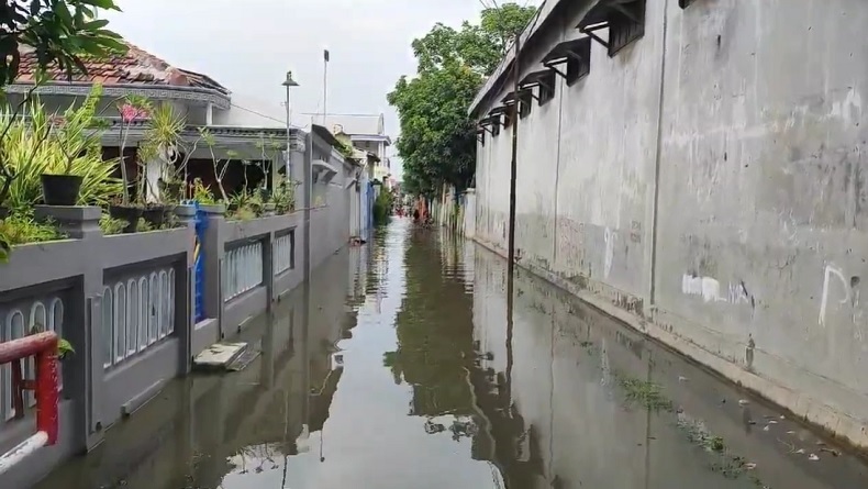 Jalur Mudik Surabaya-Pulau Bali dan Permukiman Warga Pasuruan Banjir