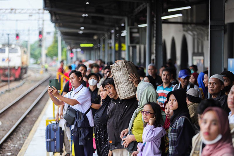 26.000 Pemudik Tinggalkan Jakarta Lewat Stasiun Pasar Senen - Bagian 2