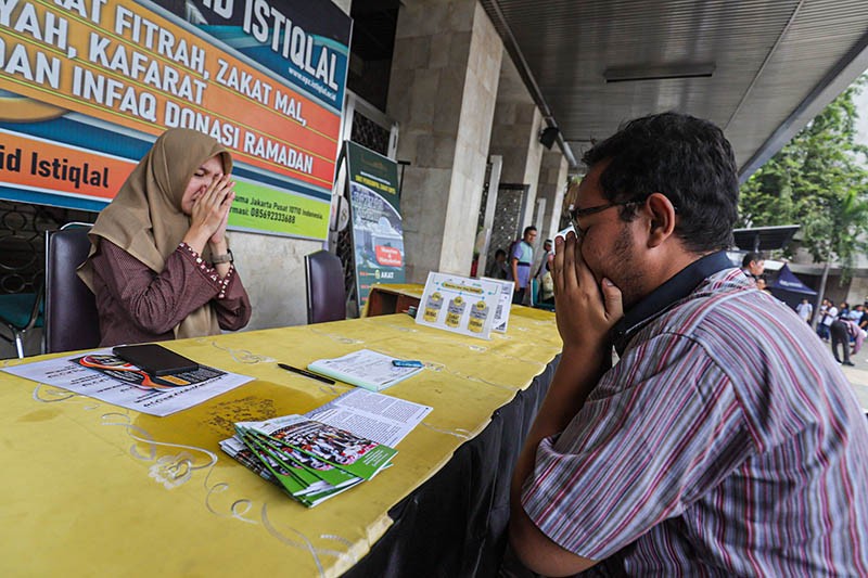 Layanan Zakat Fitrah Idulfitri 1445 H di Masjid Istiqlal hingga Malam Takbiran - Bagian 2