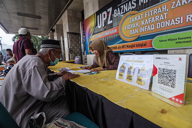Layanan Zakat Fitrah Idulfitri 1445 H di Masjid Istiqlal hingga Malam Takbiran - Bagian 1