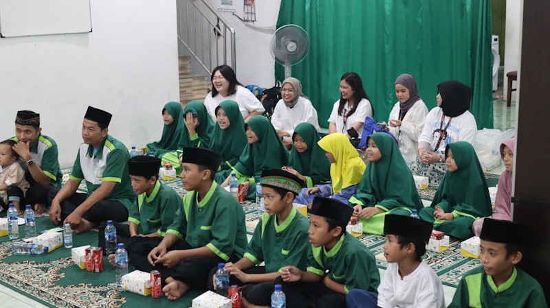 Berbagi saat Ramadan, Kurir Lion Parcel Berikan Santunan Anak Yatim dan Dhuafa - Bagian 4