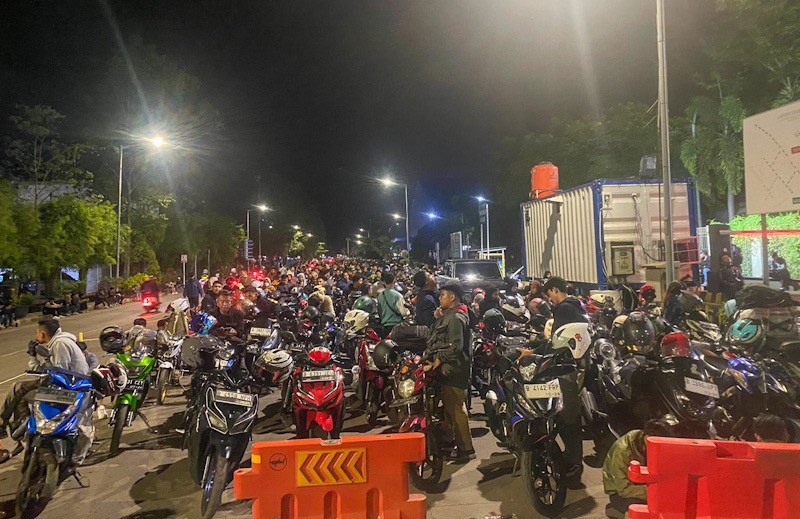 Antrean Pemudik dengan Sepeda Motor di Pelabuhan Ciwandan Tembus 1 Km    - Bagian 2