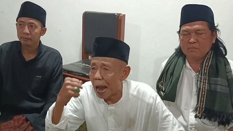 Viral Pernyataan Mbah Benu Imam Masjid Aolia, Mengaku Telepon Tuhan Tentukan Lebaran
