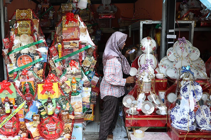 Penjualan Ragam Parsel Lebaran di Pasar Barito - Bagian 3