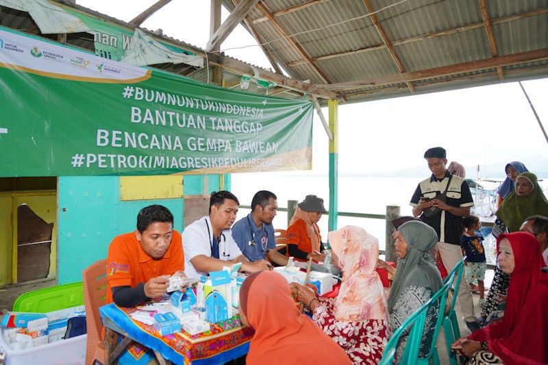 Tim Medis Satgas Bencana Nasional BUMN Jatim Tangani 2.100 Warga Terdampak Gempa Bawean - Bagian 2