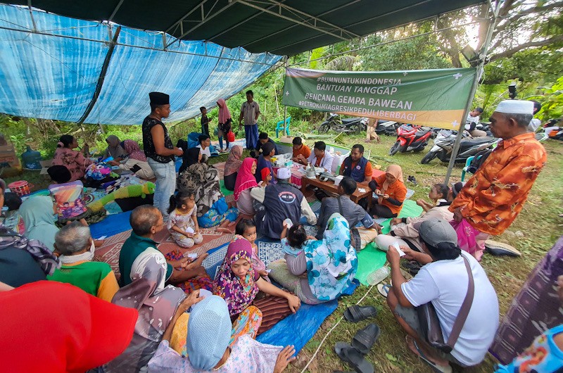 Tim Medis Satgas Bencana Nasional BUMN Jatim Tangani 2.100 Warga Terdampak Gempa Bawean - Bagian 1
