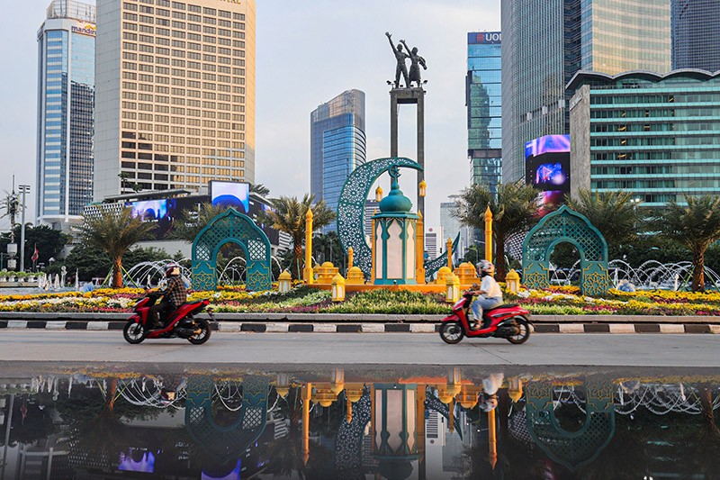 Bundaran HI Dihiasi Dekorasi Idul Fitri 1445 Hijriah - Bagian 1