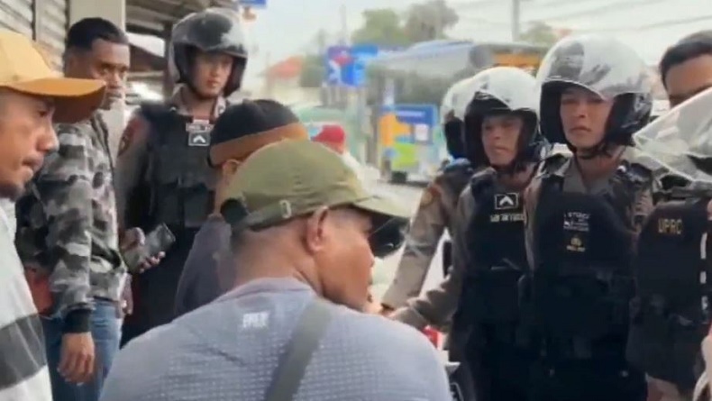Polisi Tangkap Debt Collector Meresahkan di Cimahi, Nekat Rampas Motor di Jalur Mudik