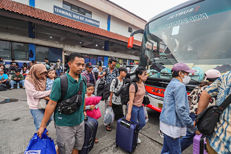 Suasana Terminal Kampung Rambutan Jelang Lebaran 2024