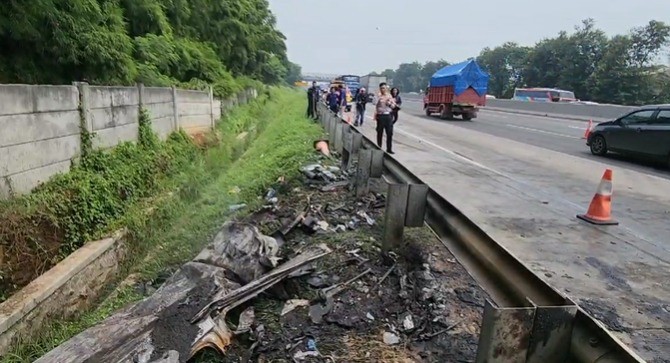 Arus Lalu Lintas Di Tol Jakarta-Cikampek Kembali Normal Usai Kecelakaan ...