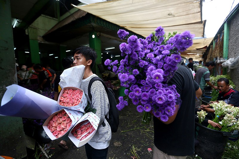 Memborong Ragam Jenis Bunga untuk Hiasan Rumah Jelang Idulfitri - Bagian 4