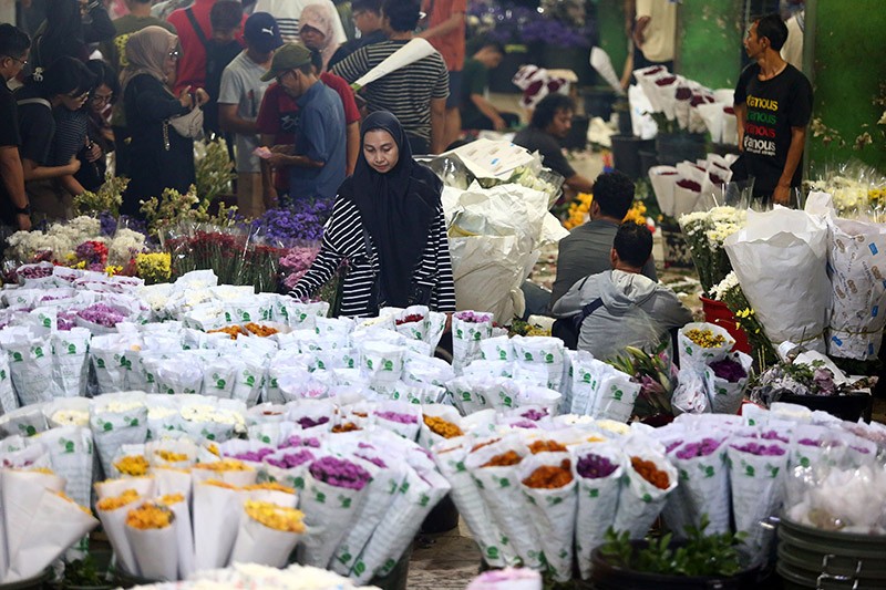 Memborong Ragam Jenis Bunga untuk Hiasan Rumah Jelang Idulfitri - Bagian 3