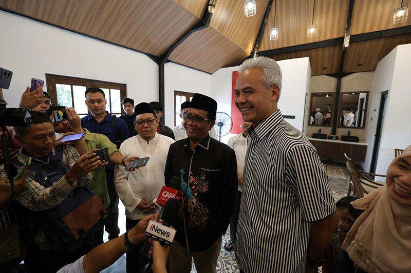 Momen Mahfud MD Ikut Meriahkan Open House Ganjar di Yogyakarta - Bagian 3
