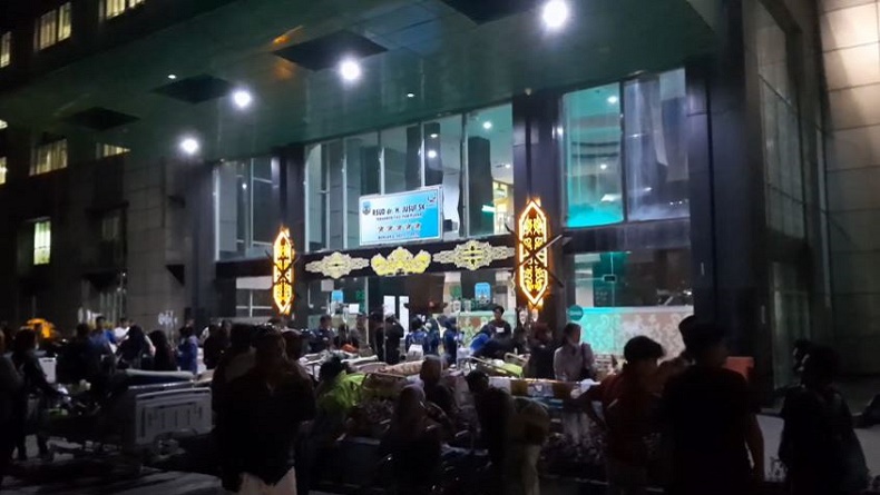 title Asap Muncul di RSUD Jusuf SK Kaltara, Ratusan Pasien Berhamburan Keluar Ruangan Asap Muncul di RSUD Jusuf SK Kaltara, Ratusan Pasien Berhamburan Keluar Ruangan