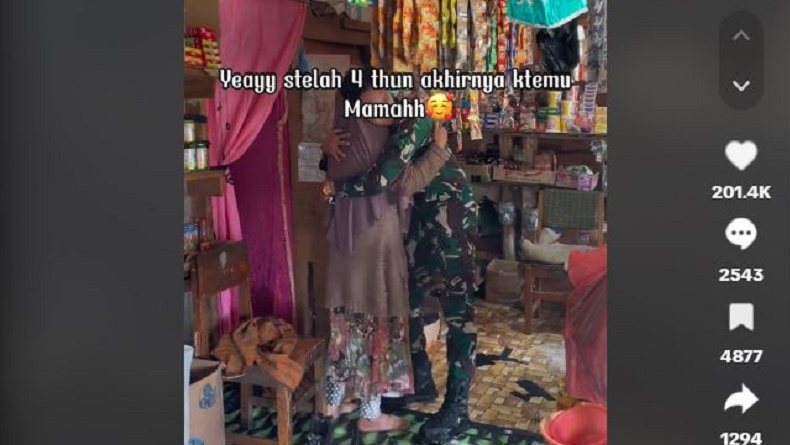 Momen Haru Anggota TNI Mudik usai 4 Tahun Tak Pulang, Beri Kejutan untuk Orang Tua