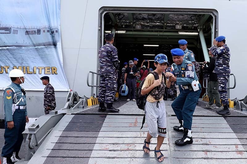 810 Pemudik Kembali dengan Kapal Perang TNI AL - Bagian 2